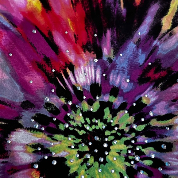 CIRCULAR TOP, BLACK & MULTICOLOUR, SIZE 3X, BRIGHT FLOWER WITH CRYSTALS, SOFT - Picture 6 of 11